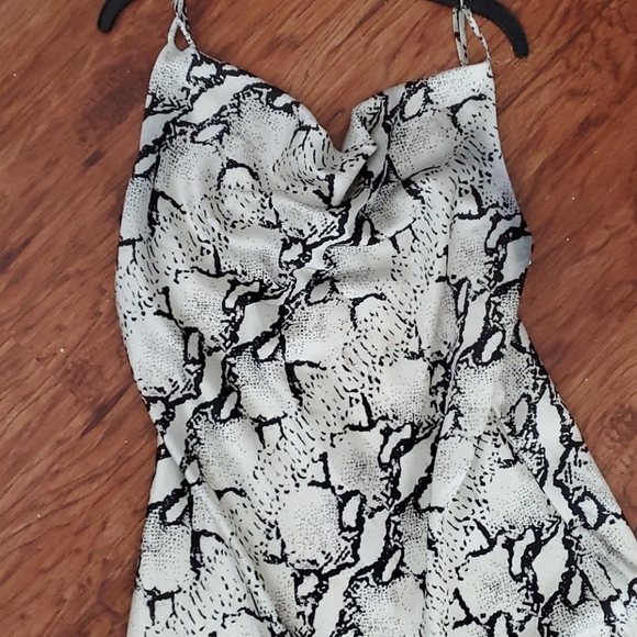 Dress - Picture 1 of 6